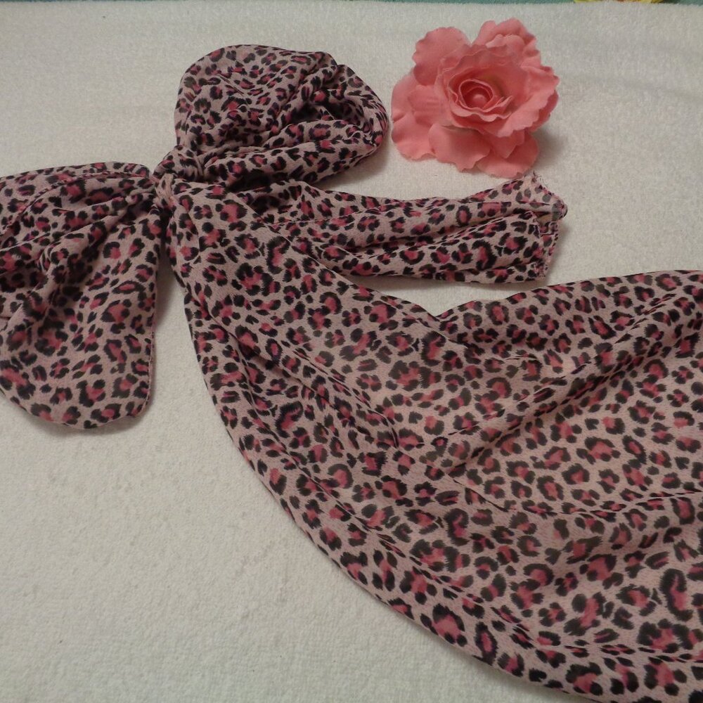 PINK CHEETAH PRETTY GIRL SCARF